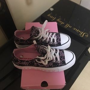 Rare hello kitty converse all stars